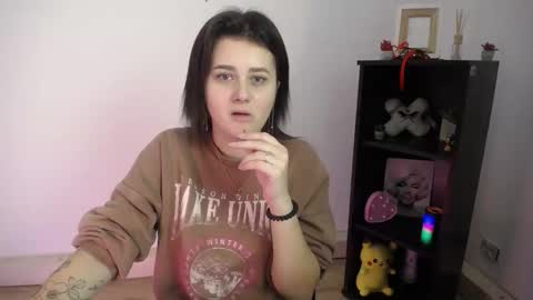 Snapshot of kissleoxx chatting on November 12, 2025, 1:11 pm kissleoxx online show from November 12, 2025, 1:11 pm