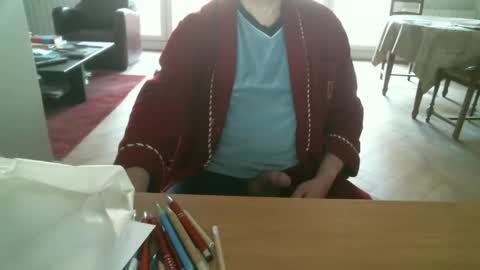 kisslog1 online show from January 1, 2025, 9:07 am