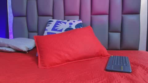 BELLA FLAME online show from September 9, 2025, 7:02 pm