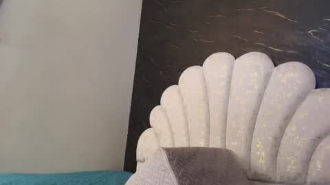 BELLA FLAME online show from April 20, 2026, 7:04 pm