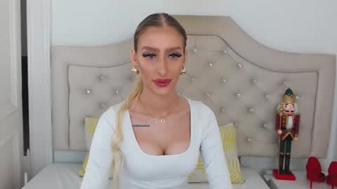 Natalie online show from December 14, 2025, 2:44 pm