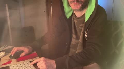 kissofbanned1983 online show from April 25, 2026, 8:50 am