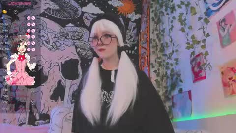 Kissthasky online show from October 12, 2025, 7:02 pm