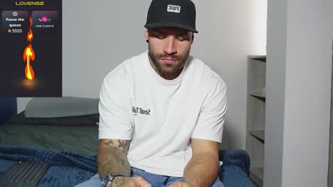 kite__ online show from October 1, 2025, 3:51 pm