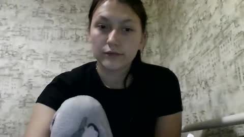 Snapshot of kiti_kitiss chatting on January 16, 2025, 5:44 pm kiti_kitiss online show from January 16, 2025, 5:44 pm