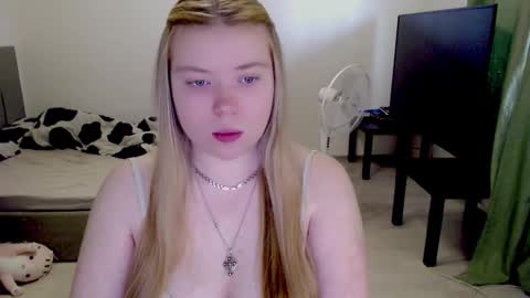 Jennyblonde and Emmabrunette online show from February 27, 2026, 10:48 am