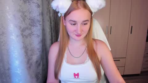 kitten_sun online show from December 22, 2024, 11:54 am