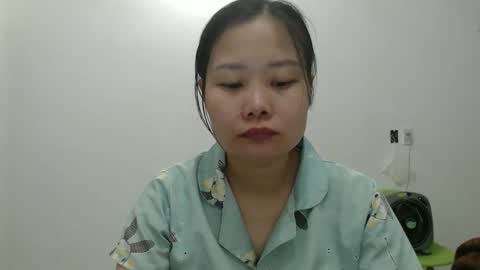kitti_baby2x online show from April 2, 2026, 4:21 am