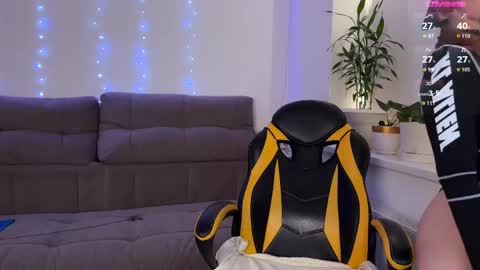 Veronica online show from April 13, 2026, 1:49 pm