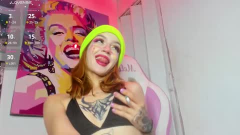Snapshot of kitty__black__ chatting on October 20, 2025, 8:53 pm KITTY online show from October 20, 2025, 8:53 pm