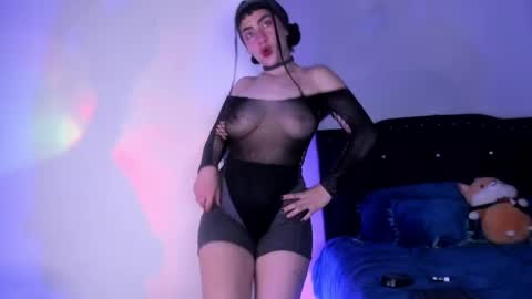 kitty__chs online show from April 6, 2026, 12:19 am