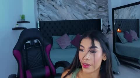 Snapshot of kitty_collins_ chatting on May 6, 2026, 11:48 am Kitty online show from May 6, 2026, 11:48 am