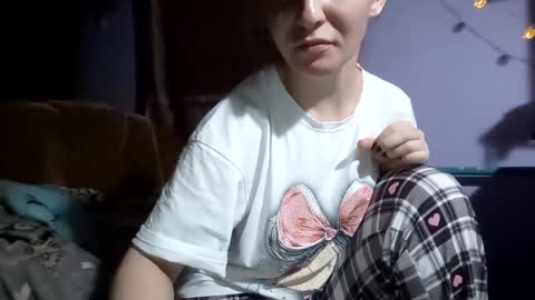 Kitti online show from December 5, 2025, 4:47 pm