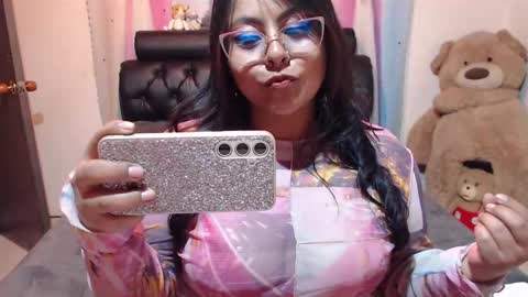 Snapshot of kitty_eyes chatting on February 7, 2025, 3:45 am kitty online show from February 7, 2025, 3:45 am