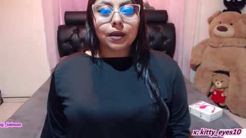 Snapshot of kitty_eyes chatting on November 13, 2025, 11:14 pm kitty online show from November 13, 2025, 11:14 pm