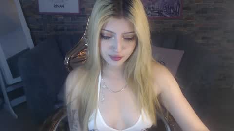 kitty_fox_b online show from January 18, 2025, 12:36 pm