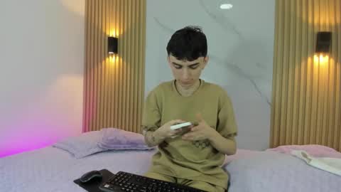 Snapshot of kitty_gill chatting on December 16, 2024, 2:38 pm kitty_gill online show from December 16, 2024, 2:38 pm