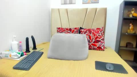 kitty_hot_sex_ online show from April 23, 2026, 11:29 pm