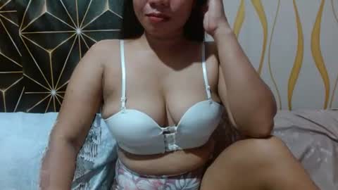 Snapshot of kitty_kheira chatting on July 3, 2026, 6:25 pm Kheira online show from July 3, 2026, 6:25 pm