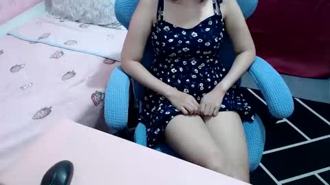 Snapshot of kitty_kity chatting on February 12, 2026, 8:42 am Kate online show from February 12, 2026, 8:42 am