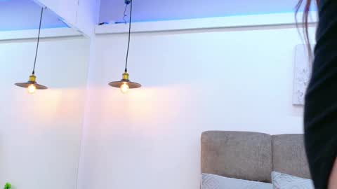 kitty_model online show from November 10, 2025, 12:37 pm