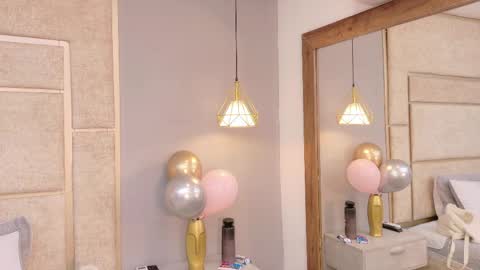 kitty_model online show from April 6, 2026, 11:44 am