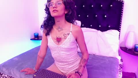 Snapshot of kitty_pie_ chatting on December 9, 2024, 8:12 pm KITTY online show from December 9, 2024, 8:12 pm