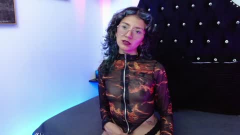 Snapshot of kitty_pie_ chatting on December 13, 2024, 8:37 pm KITTY online show from December 13, 2024, 8:37 pm