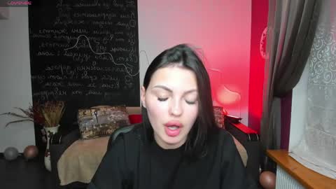 Snapshot of kitty_shenson chatting on May 13, 2026, 5:43 pm Kate online show from May 13, 2026, 5:43 pm
