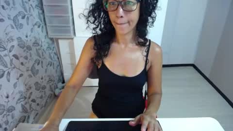 Snapshot of kittykatss chatting on June 16, 2026, 5:10 am Viktoria online show from June 16, 2026, 5:10 am