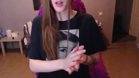 Snapshot of kittylovemoon chatting on April 8, 2026, 7:58 pm KittyloveMoon online show from April 8, 2026, 7:58 pm