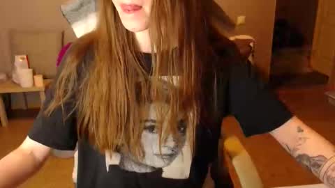 Snapshot of kittylovemoon chatting on May 15, 2026, 8:49 pm KittyloveMoon online show from May 15, 2026, 8:49 pm
