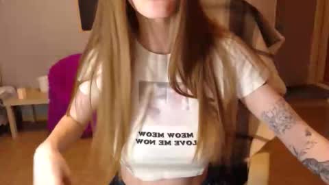 Snapshot of kittylovemoon chatting on May 20, 2026, 3:51 pm KittyloveMoon online show from May 20, 2026, 3:51 pm