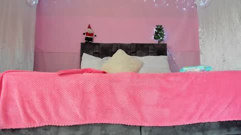 kitty  online show from December 25, 2024, 4:22 pm