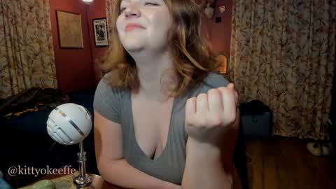 Snapshot of kittyokeeffe chatting on December 5, 2024, 4:31 am Miss Kitty OKeeffe online show from December 5, 2024, 4:31 am