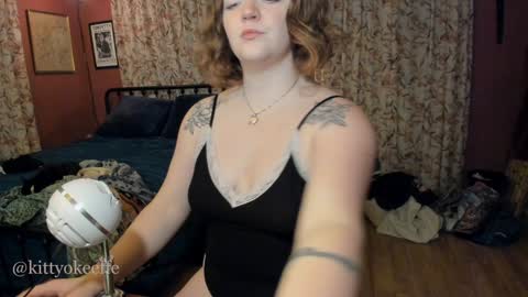 Snapshot of kittyokeeffe chatting on January 2, 2025, 2:33 am Miss Kitty OKeeffe online show from January 2, 2025, 2:33 am