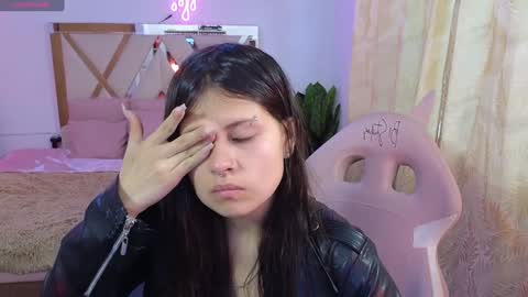 Kitty  online show from December 28, 2024, 7:11 pm