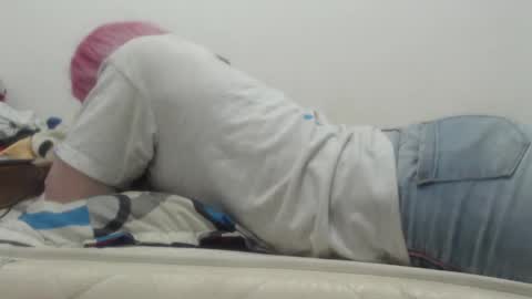 kittywhiteass online show from December 4, 2024, 7:50 am