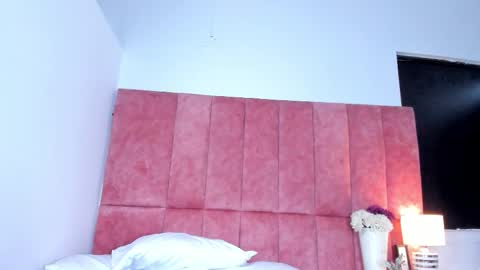 K I T T Y Y  online show from December 18, 2025, 7:31 pm