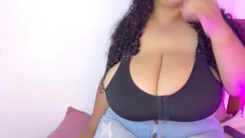 Snapshot of kity_hill chatting on February 19, 2026, 4:41 am Kitty Hill online show from February 19, 2026, 4:41 am