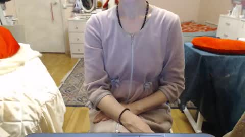 Snapshot of kiuminberry chatting on February 10, 2026, 5:28 pm KiuminBerry online show from February 10, 2026, 5:28 pm