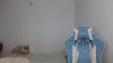 kiyu online show from January 9, 2025, 9:16 pm