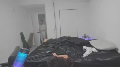 kay online show from November 22, 2025, 1:59 am