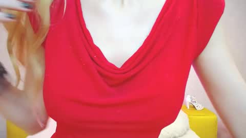 Snapshot of klaryevans chatting on February 14, 2025, 2:54 pm Klary online show from February 14, 2025, 2:54 pm