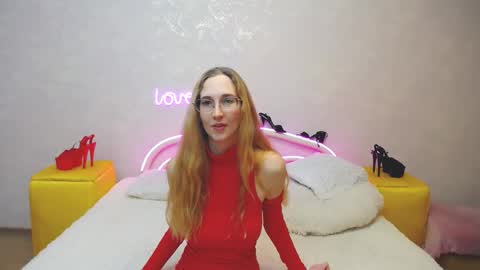 Snapshot of klaryevans chatting on March 4, 2025, 4:20 pm Klary online show from March 4, 2025, 4:20 pm