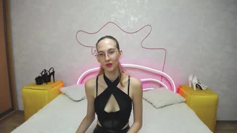 Snapshot of klaryevans chatting on September 25, 2025, 5:44 am Klary online show from September 25, 2025, 5:44 am