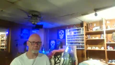 MrKleeen online show from October 7, 2025, 2:53 am