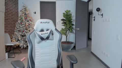 Christina online show from December 27, 2024, 2:12 pm