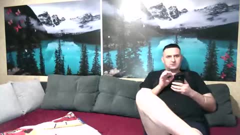 Kleosnow online show from October 19, 2025, 8:48 am