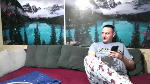 Kleosnow online show from March 2, 2026, 6:04 pm